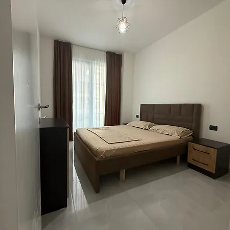 Leonard's Summer Apartman Shëngjin
